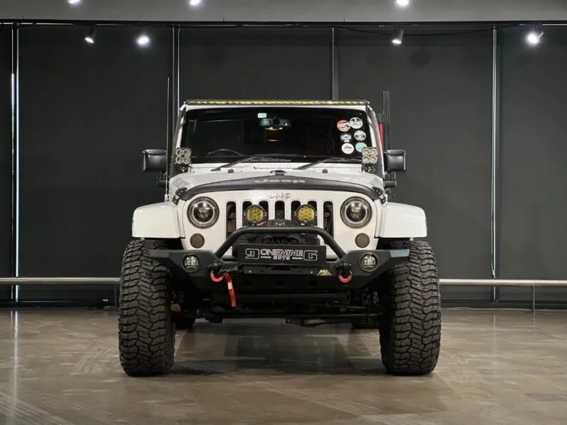2017 Jeep Wrangler Unlimited 3.6L Sahara full