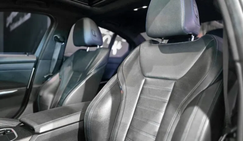 2019 BMW 3 Series 330d M Sport full