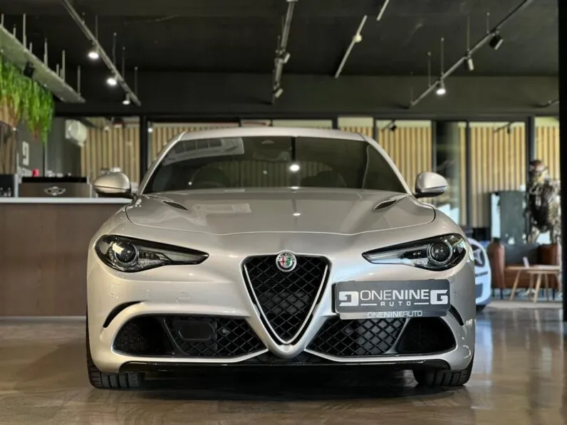 2017 Alfa Romeo Giulia Quadrifoglio full