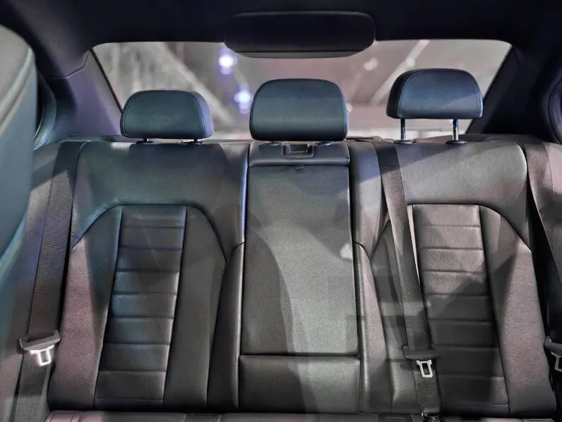 2019 BMW 3 Series 330d M Sport full