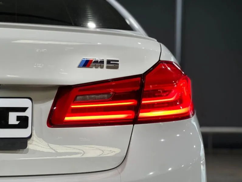 2018 BMW M5 Standard Edition full
