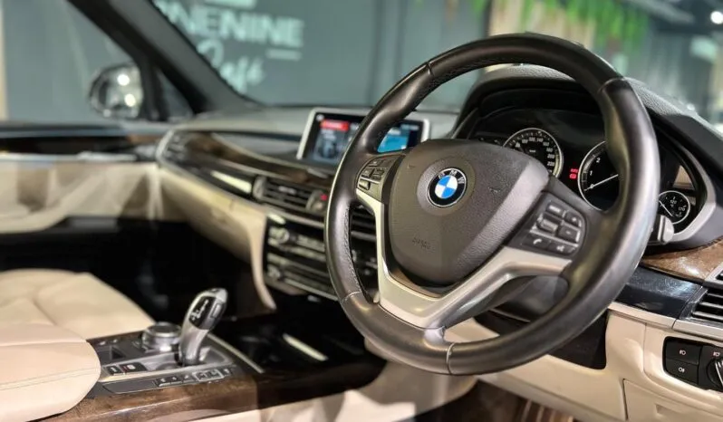 2021 BMW X5 xDrive50i Exterior Design Pure Excellence full
