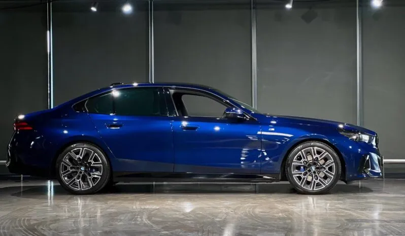 2024 BMW 5 Series 520d M SPORT PRO full