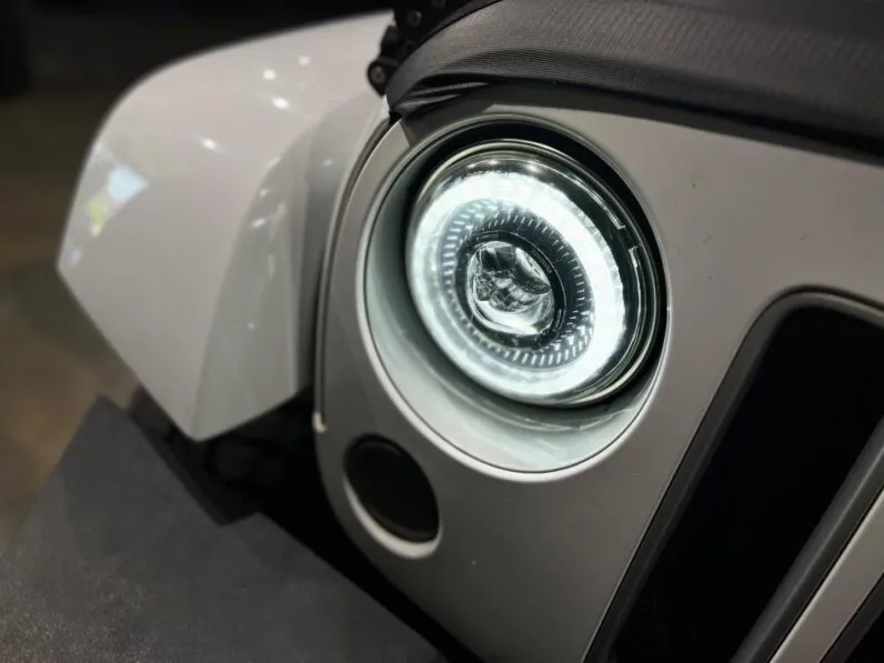 2017 Jeep Wrangler Unlimited 3.6L Sahara full