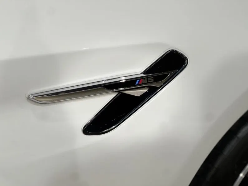 2018 BMW M5 Standard Edition full