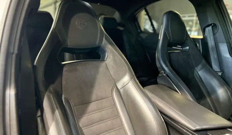 2017 Alfa Romeo Giulia Quadrifoglio full
