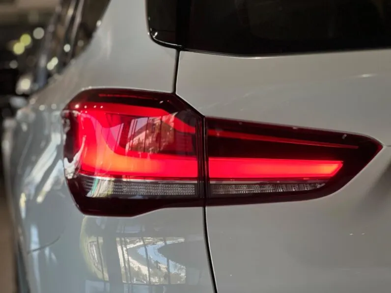 2022 BMW X1 sDrive18i M Sport full