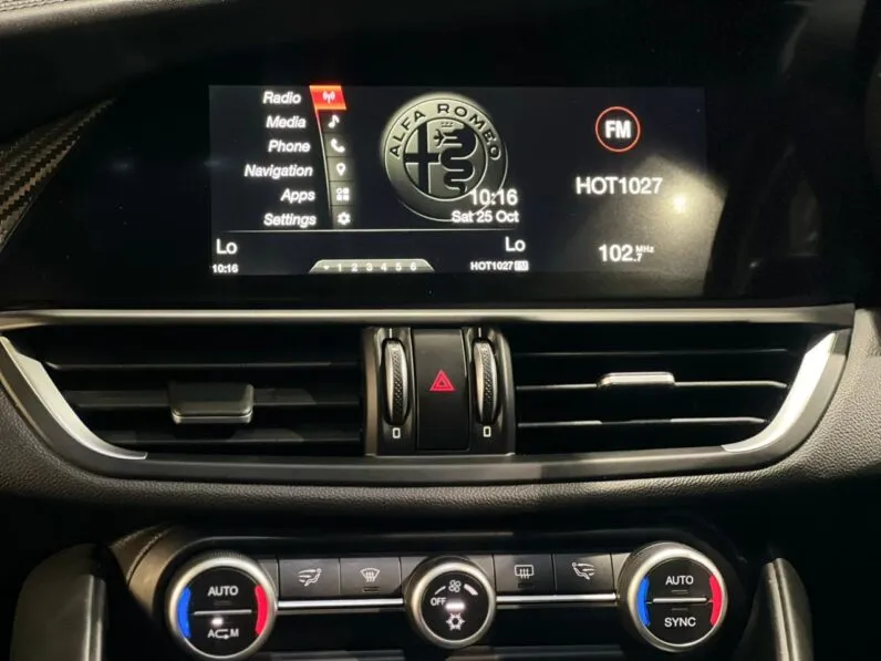 2017 Alfa Romeo Giulia Quadrifoglio full