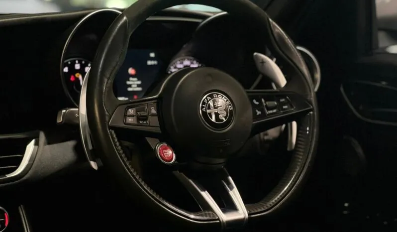 2017 Alfa Romeo Giulia Quadrifoglio full