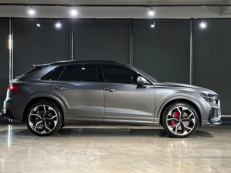 2022 Audi RSQ8 Quattro full