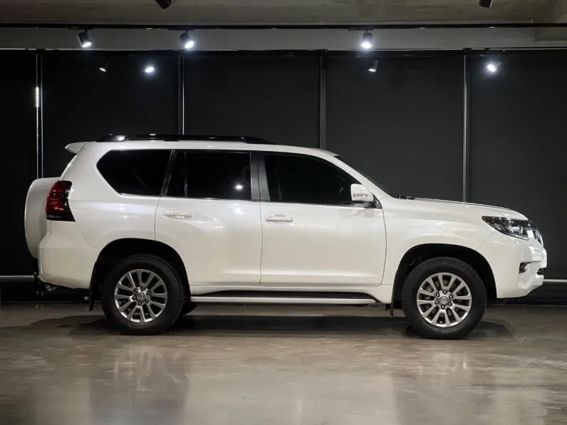 2017 Toyota Land Cruiser Prado 3.0DT VX-L full