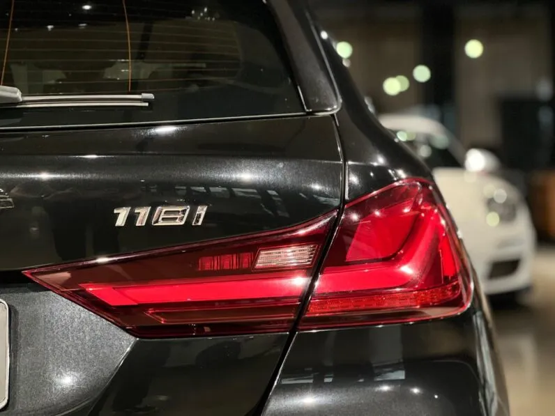 2023 BMW 1 Series 118i M Sport full