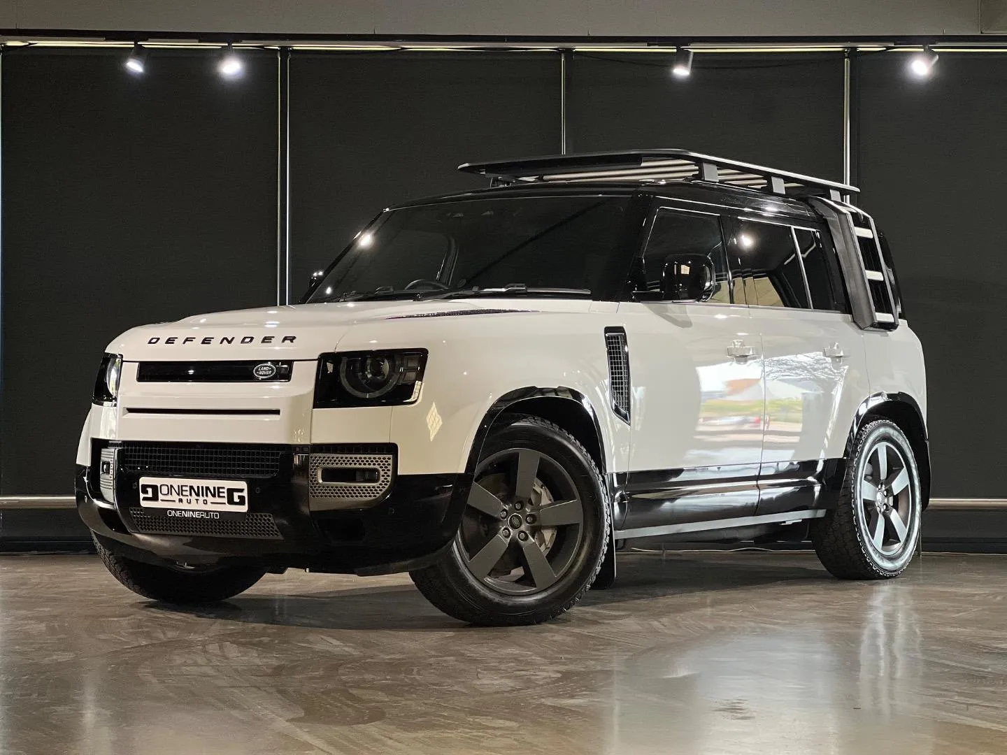 2025 Land Rover Defender 130 D350 X-Dynamic HSE