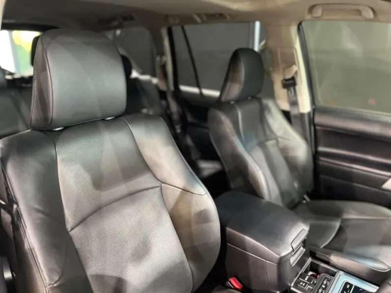 2017 Toyota Land Cruiser Prado 3.0DT VX-L full